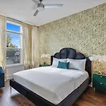 The Southern Lady & Gentleman - Rooftop Patios