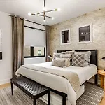 Holiday home 2 Homes With Rooftops & Views Nashville