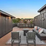 New Bright Modern Townhome With Rooftop & Garage *