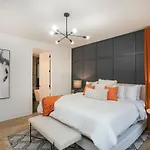 2 Homes With Rooftops & Views Holiday home Nashville