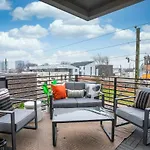 2 Homes With Rooftops & Views Holiday home