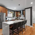 2 Homes With Rooftops & Views Holiday home Nashville