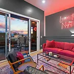 2 Homes With Rooftops & Views Holiday home Nashville