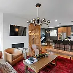 2 Homes With Rooftops & Views Holiday home Nashville