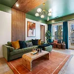 Three King With Pool Gym Balcony & Garage Right On Music Row Downtown Views From Rooftop Walk To Rca B & Local Dining Under 2 Miles To Broadway Elevator Access 24 Hr Hospitality Holiday home