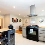 Casa Azul King Beds Close To Broadway Hot Tub Holiday home