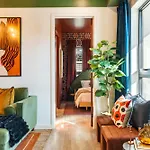 Three King With Pool Gym Balcony & Garage Right On Music Row Downtown Views From Rooftop Walk To Rca B & Local Dining Under 2 Miles To Broadway Elevator Access 24 Hr Hospitality *