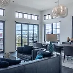 121 Hotel By Avantstay