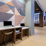 La Quinta Inn & Suites By Wyndham Nashville Downtown Stadium