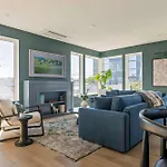 The Linden - Rooftop Views Refined Design New