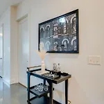 Holiday home Lofts At 30th - Modern Escape - Mins To Broadway