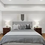 Spacious Modern Ranch 5 Miles To Downtown Holiday home Nashville