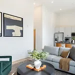 New Build 2 Minutes From Downtown Dining Entertainment Nashville