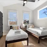 Holiday home The Nordic By Local Nashville
