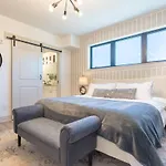 Holiday home Let The Good Times Roll By Local *