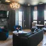 The Smokeshow On Music Row Near Broadway In Downtown Nashville- Pool, Gym, Patio Holiday home *