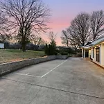 Holiday home Spacious Modern Ranch 5 Miles To Downtown *