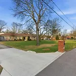 Spacious Modern Ranch 5 Miles To Downtown *