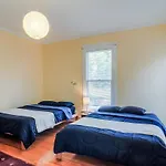 The Hummingbird Retreat By Local Apartment