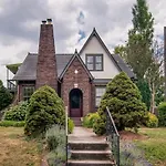 The Honey Bee Suite By Stay Local Nashville