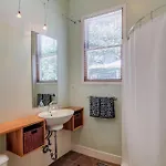 The Hummingbird Retreat By Local *