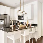 Hart Buyout 6 By Avantstay Two Town W Stunning Amenities Design Apartment Nashville