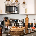 Hart Buyout 6 By Avantstay Two Town W Stunning Amenities Design Apartment