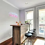 Lux Retreat 12 Beds Games Bar Holiday home *
