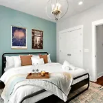 Lux Retreat 12 Beds Games Bar Nashville
