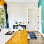 New We Roll Rooftop - Hot Tub With Views - 13 Beds Holiday home Nashville