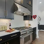 Holiday home New We Roll Rooftop - Hot Tub With Views - 13 Beds *