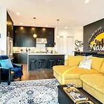 Holiday home New We Roll Rooftop - Hot Tub With Views - 13 Beds *