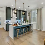 Game & Rooftop Deck At Downtown Holiday home Nashville