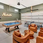 Rooftop Deck & Shuffleboard Bbq Near Downtown