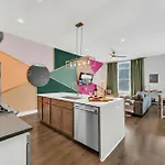 Holiday home Close To Dt Music Rooftop Views Game