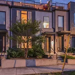 Holiday home Brand New Views Karaoke Near Downtown