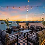 Rooftop Hot Tub Views Pac-man Pool Table Holiday home Nashville