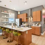Rooftop Views Stylish Decor Nash Downtown Access Apartment Nashville