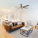 Modern Retreat 4 Bedroom 3 5 Ba Walk To East Nash Gems Holiday home
