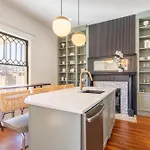 Notes Of Southern Charm - Walkable To Food & Shops