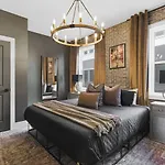 City View Home With Hottub Rooftop Arcade Game And Parking