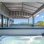 Stylish 5br Retreat W Rooftop Hot Tub Holiday home