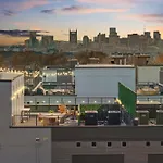 Skyline Views Rooftop Retreat Fire Pit Grill Holiday home