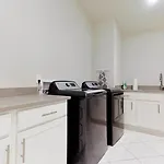 Modern Retreat 4 Bedroom 3 5 Ba Walk To East Nash Gems Nashville