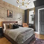 City View Home With Hottub Rooftop Arcade Game And Parking