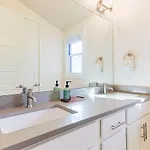 Modern Retreat 4 Bedroom 3 5 Ba Walk To East Nash Gems * Nashville