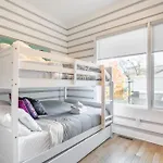 Holiday home Vivid Vocals - Rooftop Views In 12 South