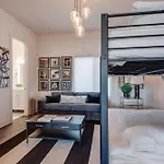 The Skyline Social - Retreat & Private Rooftop Holiday home *