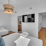 Stylish 5br Retreat W Rooftop Hot Tub * Nashville