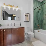 Skyline Views Rooftop Retreat Fire Pit Grill Nashville